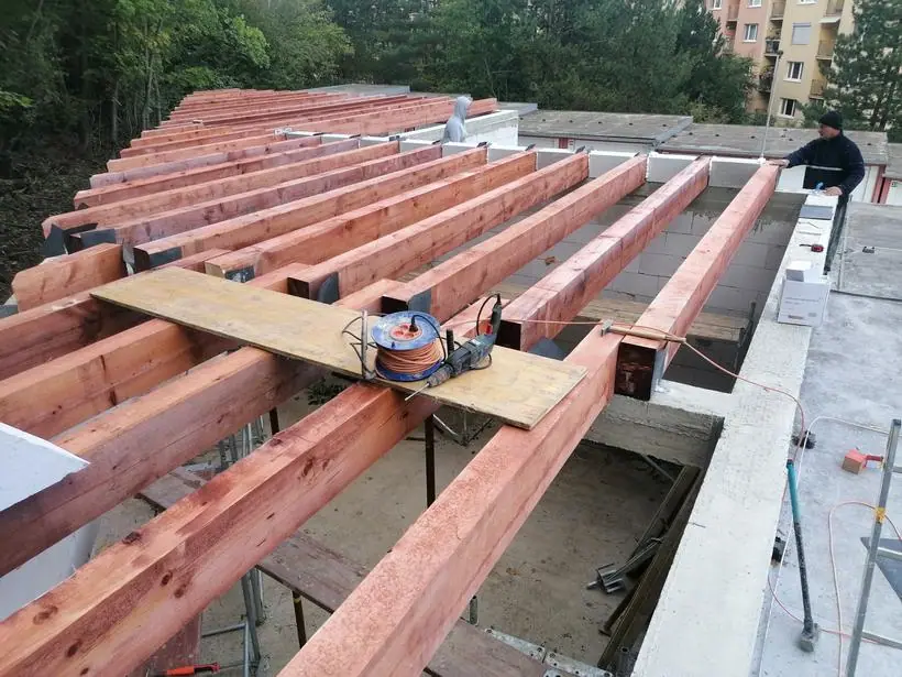 Atypické garáže, Malé Uherce