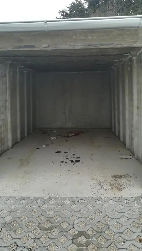 Garáže blok D, Malé Uherce, fotografia 3