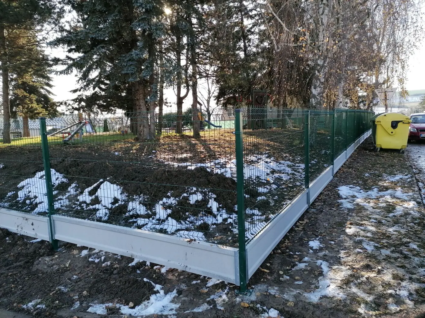 Panelové oplotenie, Bánovce nad Bebravou
