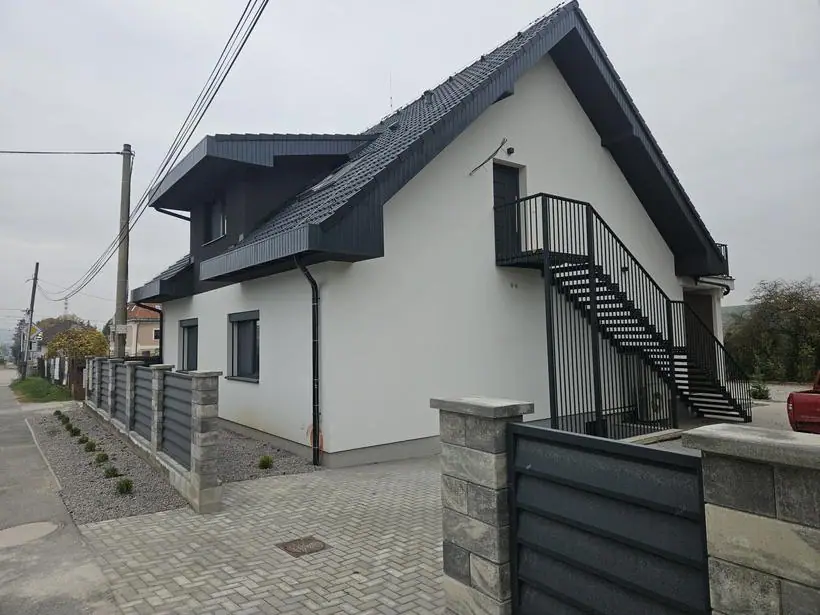 Trojbytový dom Bánovce nad Bebravou, fotografia 2